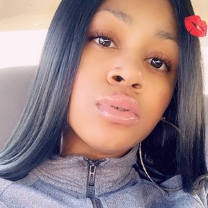 Meet your Posher, Shana